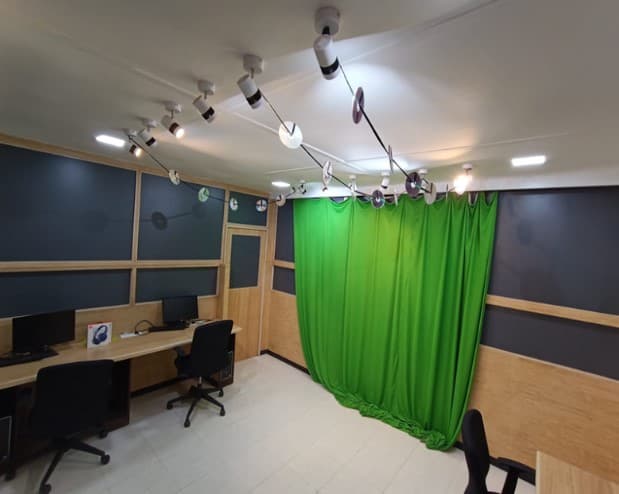 R.D. & S.H. National College And S.W.A. Science College Mumbai Library photo 1